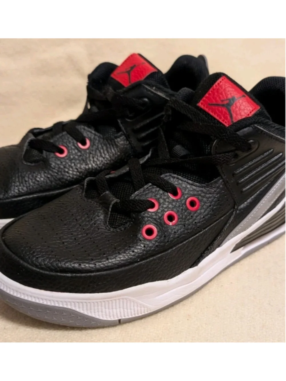 Nike Jordan Grade School Max Aura 5 Shoes, Black Cement Size 6.5Y DZ4352-061 F85